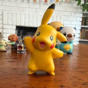 Pokemon Pikachu With Left Ear Down Loose 3" Action Figure Jakks 2007
